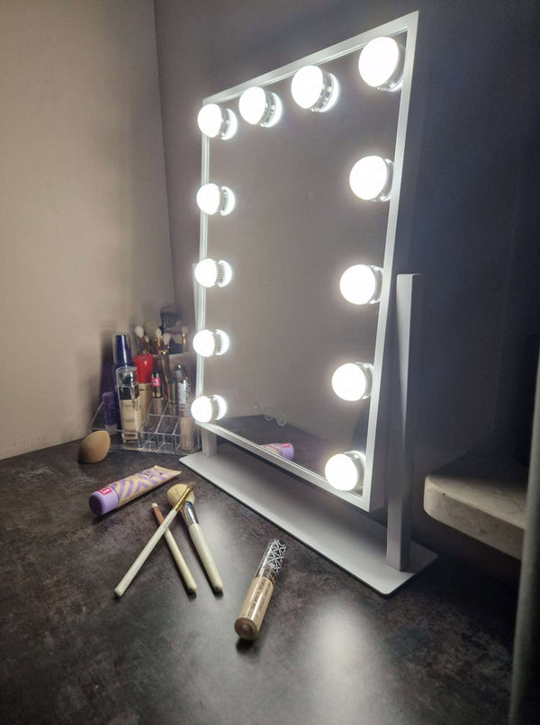 Kosmetinis makiažo veidrodis su apšvietimu, 12 LED lempučių, USB, 30 × 40 cm N51
